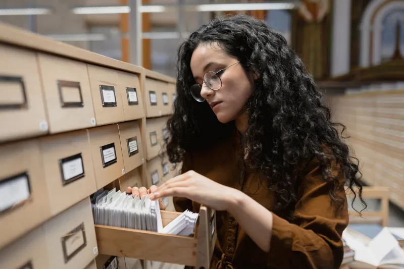 Digging Through Dead Threads: The Obsessive Researchers Treating Old Forums Like Archaeological Sites